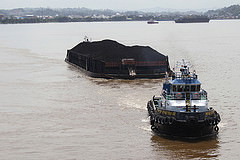 Indonesia_Coal_Barge_Central_Kalimantan_Credit-Andrew_20Taylor_WDM_0